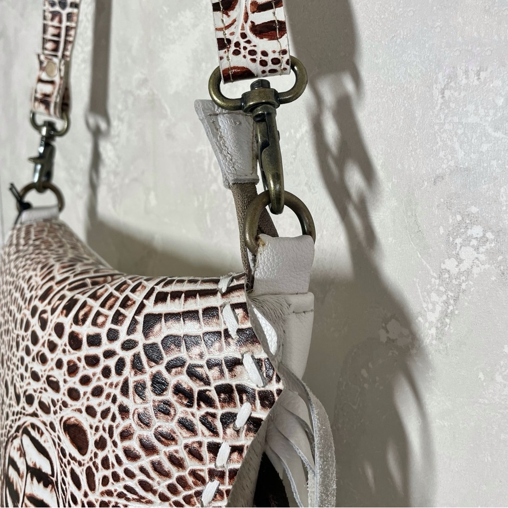 NWT Myra Bag white crossbody concealed carry purse - Picture 6 of 12